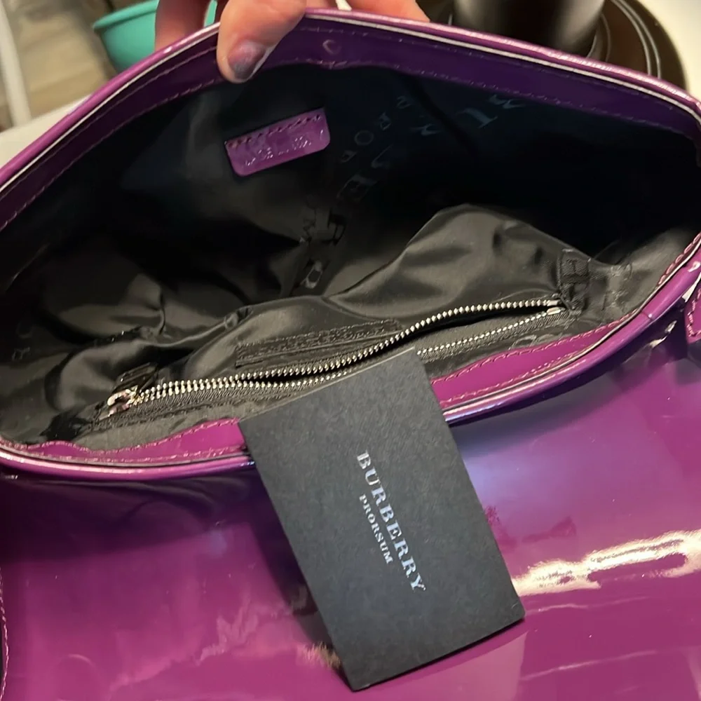 ๐ 1 hour sale. Burberry Prorsum, Patent Lilford Bag, Purple, STUNNING - Picture 14 of 17